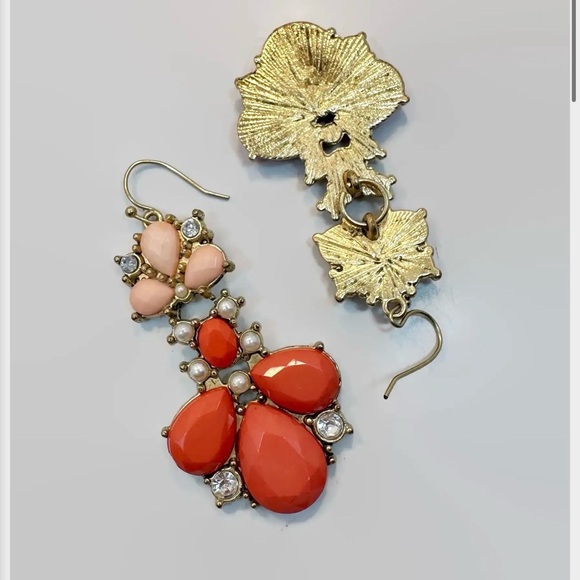 Vintage Rhinestone Gold Dangle Earrings - Picture 4 of 6